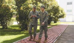 长征副刊丨与风赛跑的人